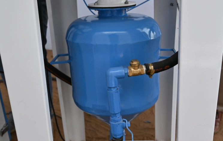 Pressure Blasting Cabinet
